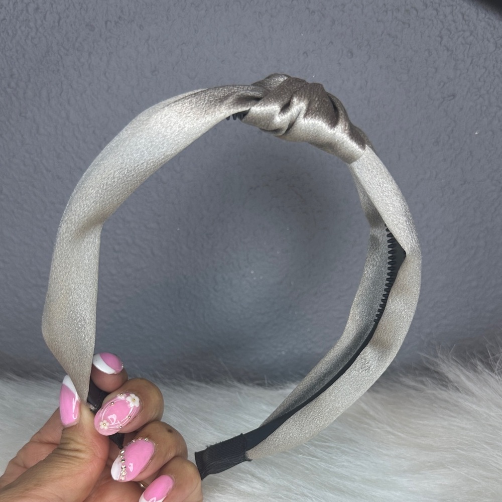 Elegant Silver Knotted Headband